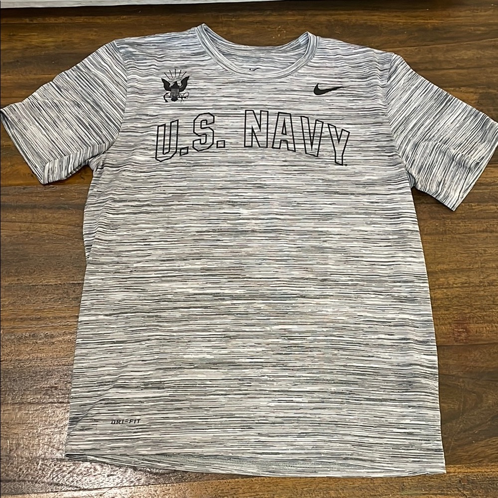 Nike Gray Short Sleeve Athletic Tee Size Medium